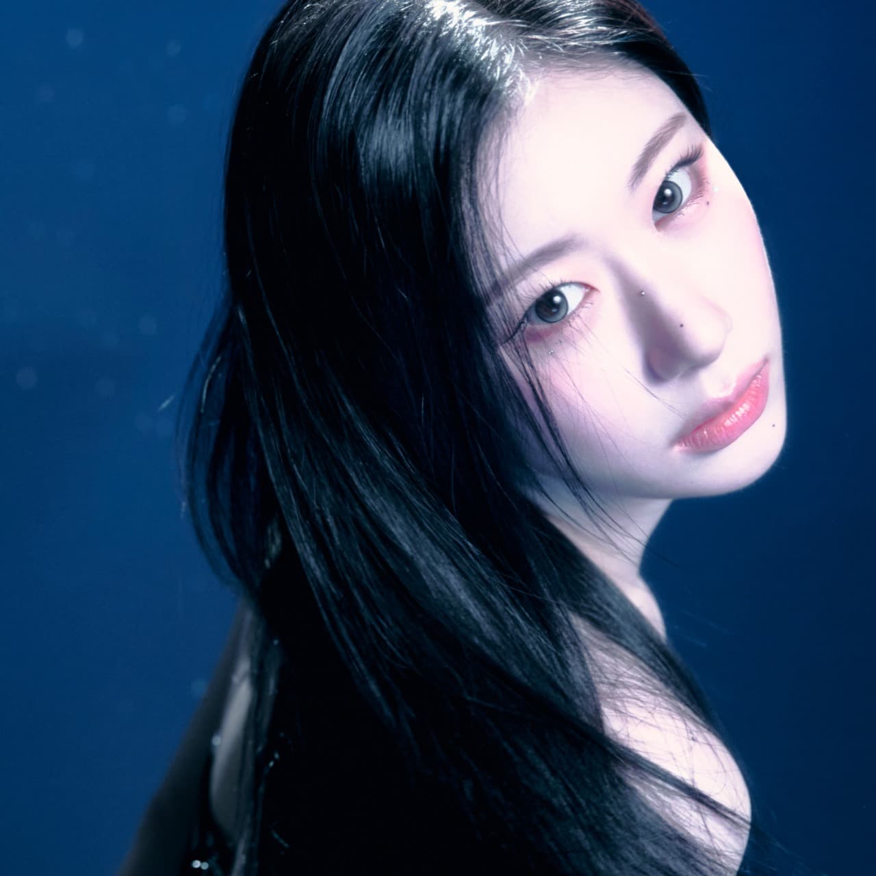 Chaeryeong (ITZY) <Lovesick> notice poster from Makestar