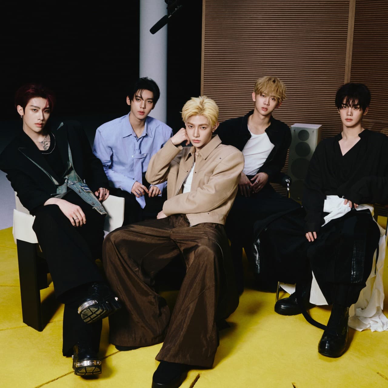 AND2BLE Mini Album 2 'Sequence 02: Attraction' (POCAALBUM) notice poster from Makestar